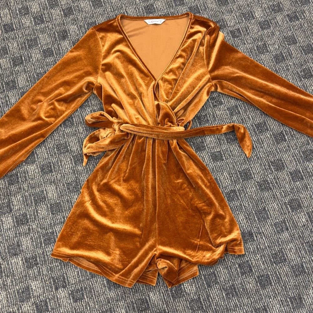 Velvet Wrap‎ Romper in Rich Golden Rust color Sz Medium
